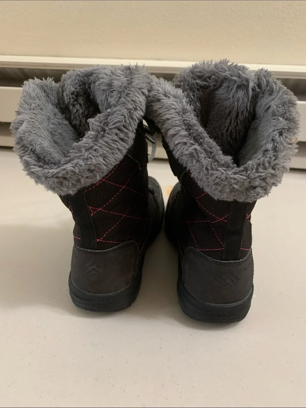 Columbia Ice Maiden Winter Snow Boots Youth Size 1 Black Quilted Faux Fur Pink